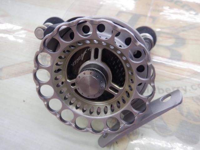 カセ筏師 THEアスリートラガー 65D-TG(左)