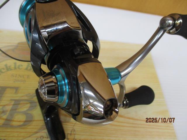 美品 24 エメラルダス X LT2500-DH DAIWA（釣り） ダイワ [90] 24 エメラルダス X LT2500-DH