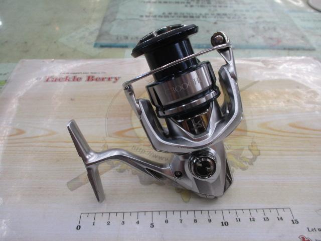 SHIMANO 19ストラディック　c3000HG 新品未使用！ ハンドルなし SHIMANO 19ストラディック C3000HG ハンドルなし