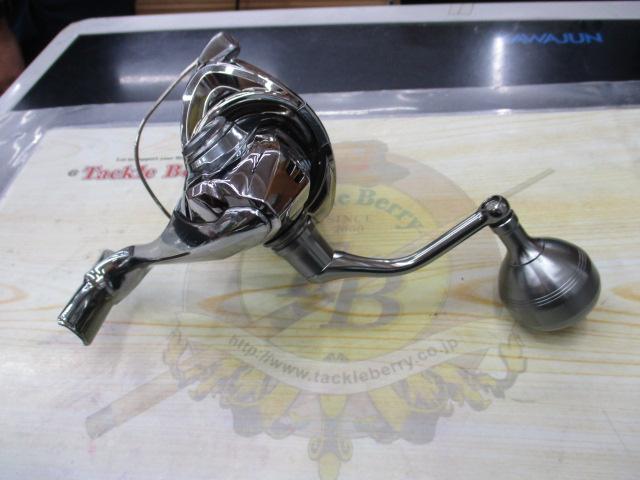 18ステラ c5000xg と LIVRE PT35 ノブのみ 18ステラ c5000xg と LIVRE PT35 ノブのみ