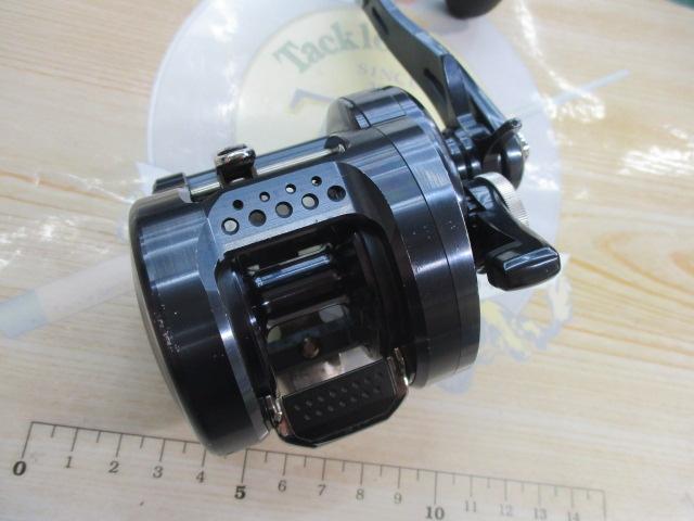 極美品　廃盤　シマノ 19 オシアコンクエスト リミテッド300HG リール シマノ(SHIMANO) 19 オシアコンクエスト リミテッド 300HG(右