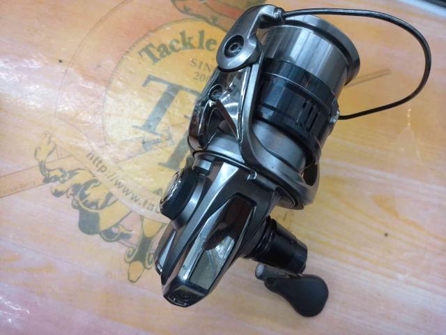 シマノ　 17 コンプレックスCI4+ C2500S F4 SHIMANO17コンプレックスCI4+ C2500S F4 HG】 いまさらインプレ
