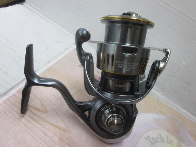 【中古品極美品】ダイワ　23エアリティ　PC LT3000-XH DAIWA（釣り） ダイワ 23 エアリティ PC LT 3000-XH /W184M 極上