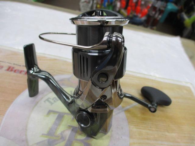 22ステラc3000mhg 極美品 SHIMANO シマノ 22 ステラ C3000MHG 箱付き スピニングリール