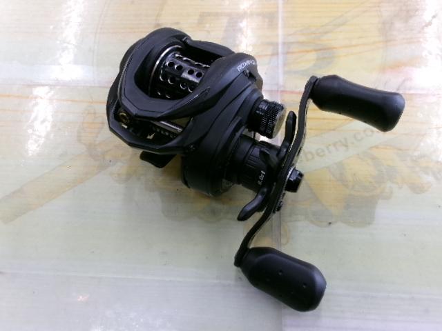 Abu Garcla ROXANI BF8-L ベイトリール　中古 Abu Garcla ROXANI BF8-L ベイトリール 中古 ロキサーニ BF8-L