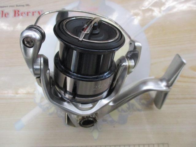 19ストラディック 2500S