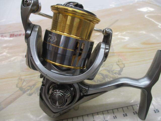 【未使用】DAIWA 18FREAMS LT 2000S フリームス スピニング 18フリームス」ダイワのLTコンセプトで衝撃の高スペックを実現