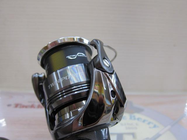 24ツインパワー C3000MHG