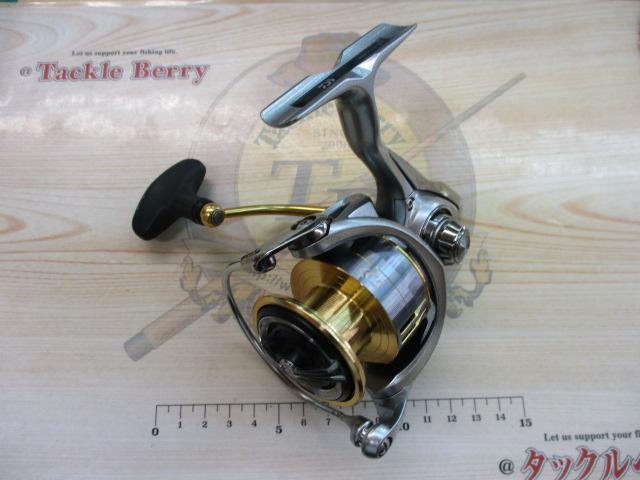 DAIWA18 FREAMS LT 3000D-C スピニングリール 未使用 DAIWA18 FREAMS LT 3000D-C スピニングリール 未使用 DAIWA