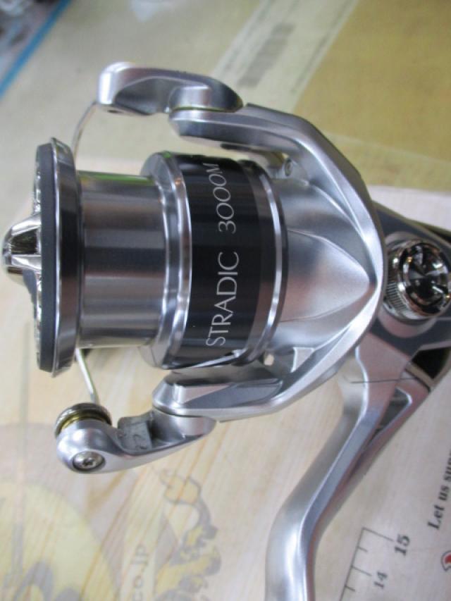 シマノ　15ストラディック3000HG　実釣未使用品 中古品/USED】 シマノ 15ストラディック C3000HG SHIMANO