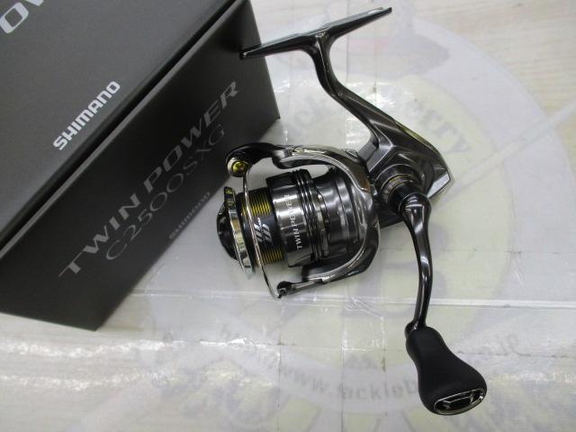 SHIMANO 24TWIN POWER C2500SXG 　釣行未使用　美品 シマノ 24 ツインパワー C2500SXG TWIN POWER リール スピニング