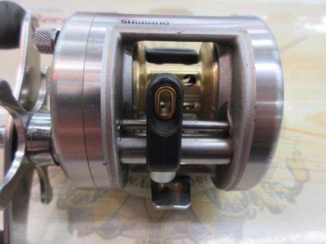 05 カルカッタ 200 右 シマノ カルカッタ コンクエスト DC 200 右 (リール) 価格比較