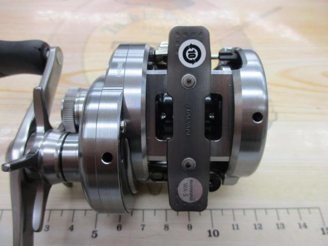 20カルカッタコンクエストDC101 中古　美品 シマノ(SHIMANO) 20 カルカッタ コンクエスト DC 101(左) 040848