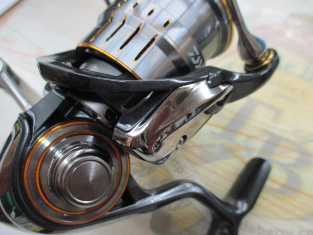 21ルビアスエアリティ FC LT2500S スピニングリール中古品 DAIWA（釣り） ダイワ 21ルビアス エアリティ FC LT2500S-XH-QD