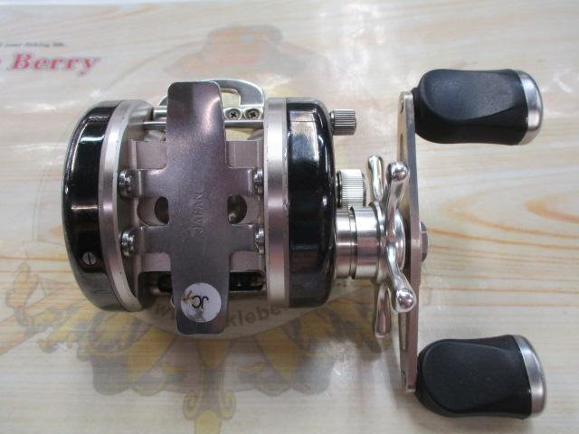 VARIUS F300 ベイトリール VARIUS F300 ベイトリール VARIUS F300 ベイトリール VARIUS F300