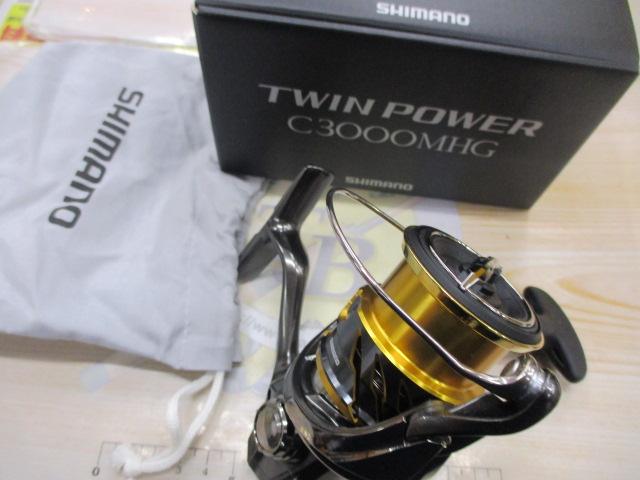 【新品購入後5回使用】20ツインパワー C3000MHG 20ツインパワーC3000MHG