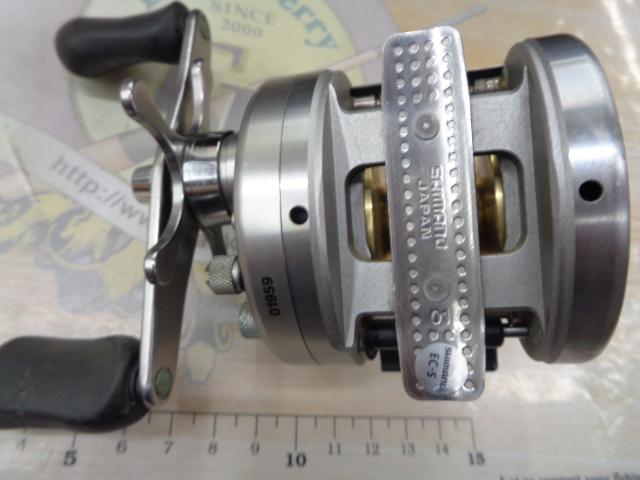 シマノ 05カルカッタ200 右 シマノ カルカッタ コンクエスト 200 (右) カルカッタコンクエスト