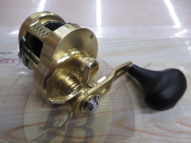 15オシアコンクエスト301hg　新品未使用 シマノ(SHIMANO) 15オシアコンクエスト 301HG 左 034038