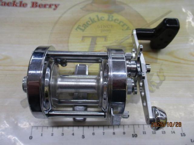 ABU 6500CS ロケット クロームメッキ　廃盤アルミハンドル付き 中古品 ABU 6500CS ロケット クロームメッキ 廃盤アルミハンドル付き 中古品