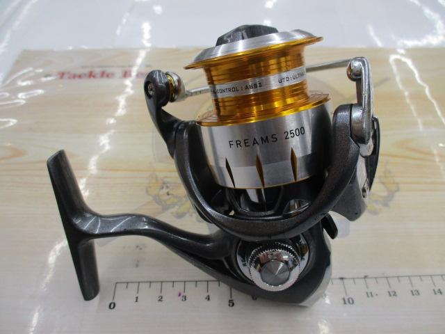DAIWA　ダイワ　11フリームス　2500　FREAMS DAIWA◇リール⁄スピニングリール⁄freams2500 即決品ダイワ 11