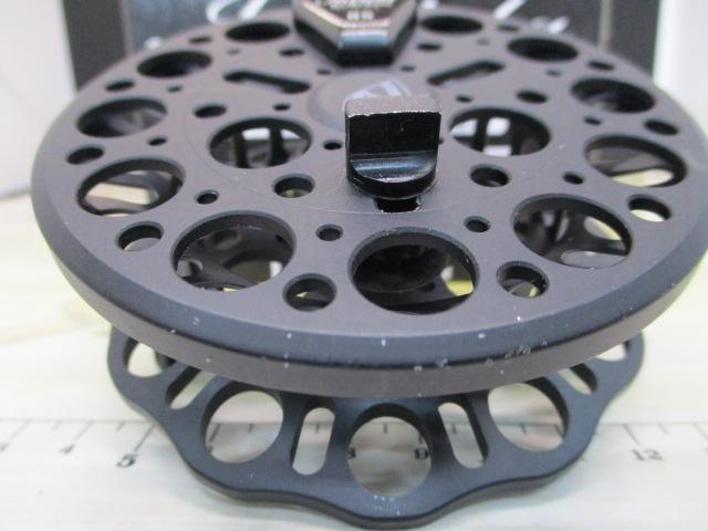 インヴィクタクロダイMBリミテッド85