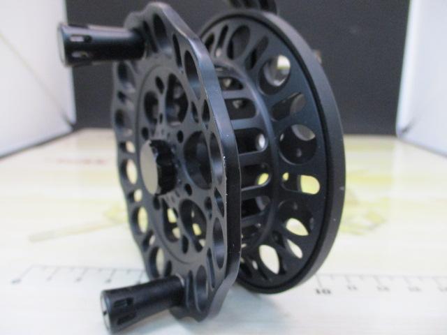 インヴィクタクロダイMBリミテッド85