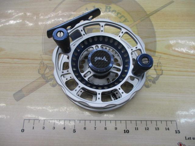 黒鯛師 THEヘチリミテッド 88W-SB シルバー/ブルー