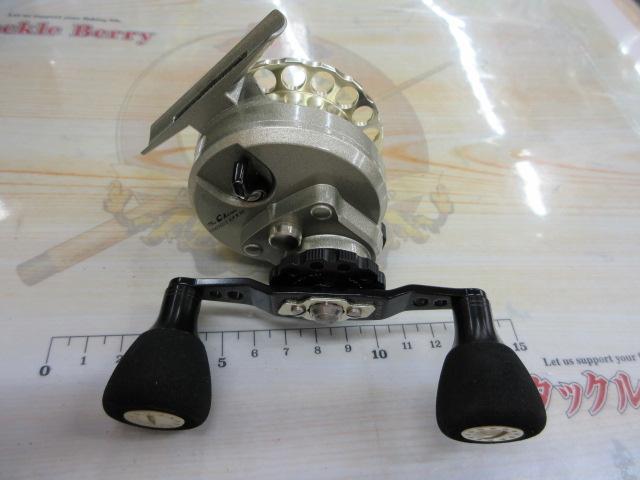 カセ筏師 THEチヌリミテッドV大チヌ 60-G(左) ゴールド｜＠ベリー