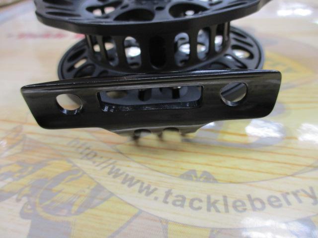 インヴィクタクロダイRND MBリミテッド(マットブラック)