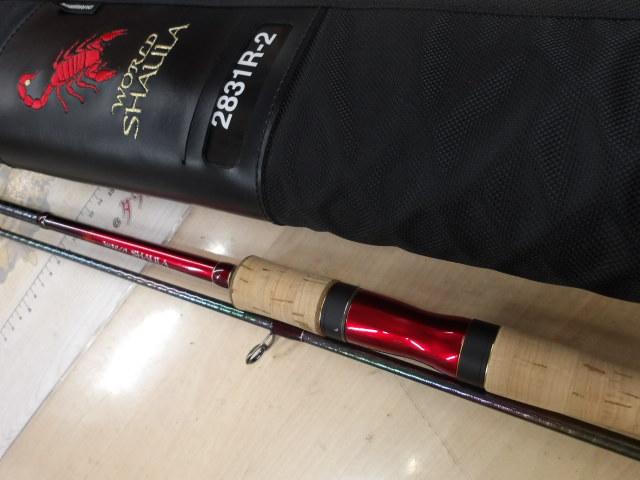 シマノ ワールドシャウラ 2831R-2 【未使用】最終値下げ シマノ 18 ワールドシャウラ 2831R-2 村田基サイン入り SHIMANO