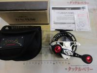 カセ筏師 ディープフォース V80-BG ブラック/ゴールド(左)