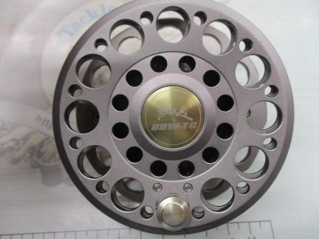 黒鯛師 THEヘチセレクション 88W-TG チタン/ゴールド(ボディーカラーグレー)