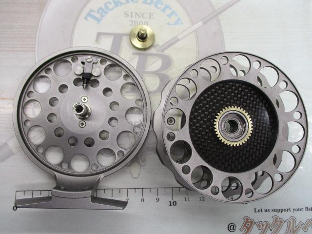 黒鯛師 THEヘチセレクション 88W-TG チタン/ゴールド(ボディーカラーグレー)