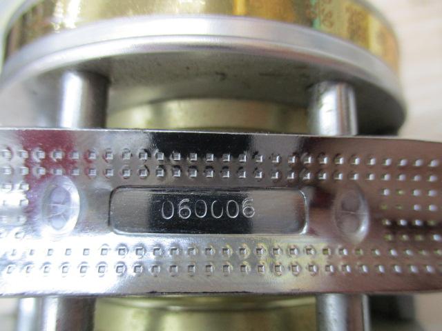 UC4600C シルバー