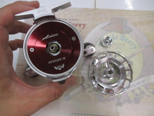 カセ筏師 アスリート70 ラガーS(左) シルバー