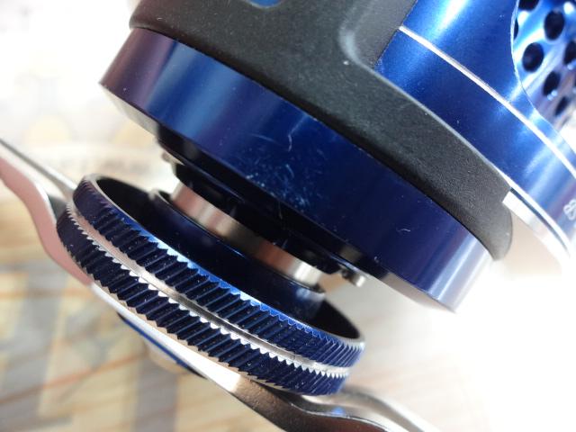 カセ筏師 THEセンカンイカダ 70HG-SB(左)