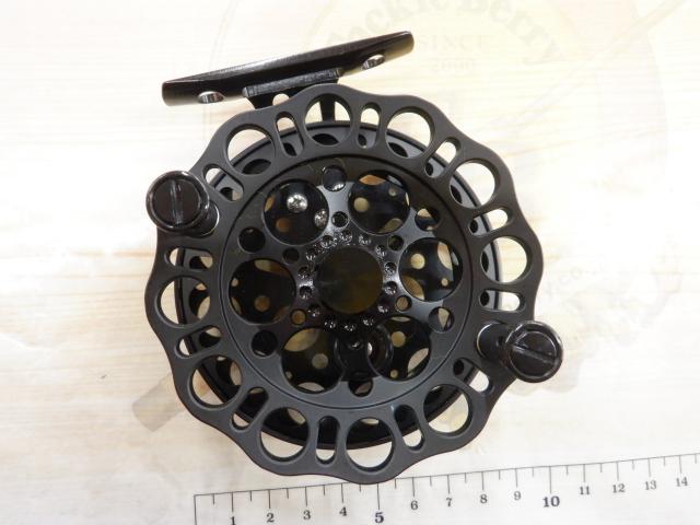 インヴィクタクロダイMBリミテッド85