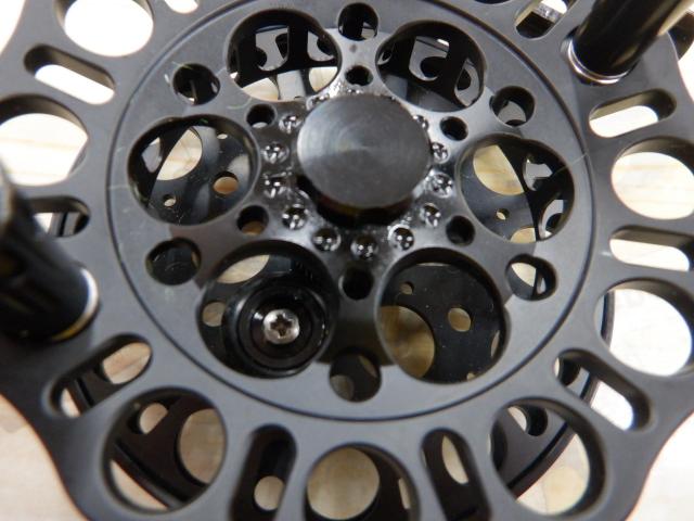 インヴィクタクロダイMBリミテッド85