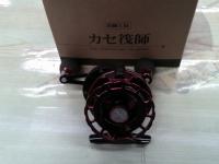 カセ筏師 チヌリミテッドレーサー 65 BR(左) ブラック/レッド