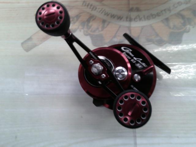 カセ筏師 チヌリミテッドレーサー 65 BR(左) ブラック/レッド