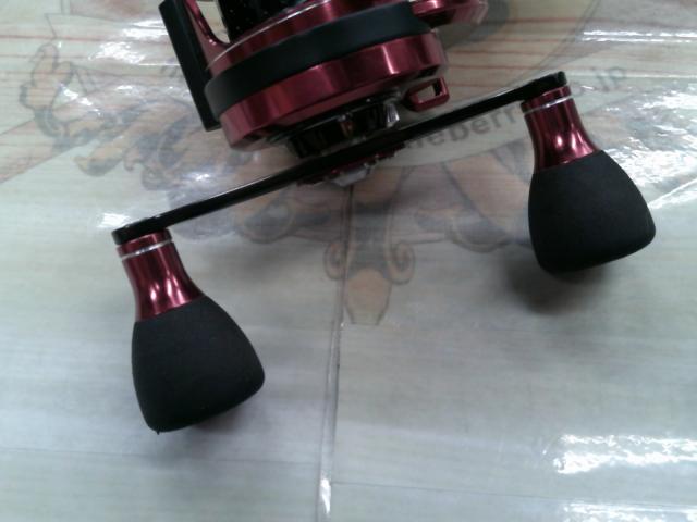 カセ筏師 チヌリミテッドレーサー 65 BR(左) ブラック/レッド