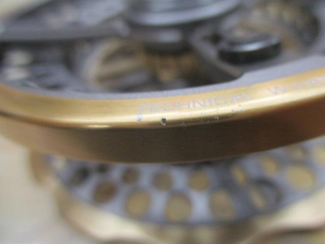 黒鯛師 THEアスリートヘチ 90W-TG チタン/ゴールド