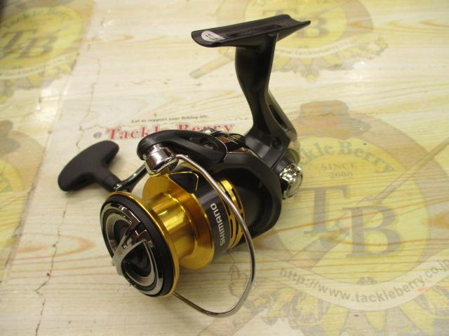 2【新品未使用】SHIMANO SAHARA C3000 フィッシングリール シマノ シマノ／SHIMANO サハラ C3000DH （22年モデル SAHARA ダブル