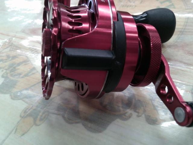 カセ筏師 THEチヌリミテッドV大チヌ 65-R(左) レッド