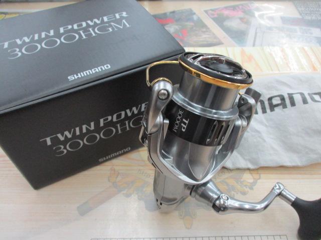 シマノ 15 ツインパワー 3000HGM フルメタル 極美品 15ツインパワー3000HGMの3年モノをフルオーバーホール。そして