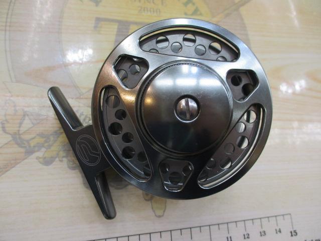 波堤チヌ70Dスモークシルバー