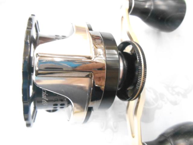 カセ筏師 THEイカダスペシャル 65大チヌ WB(右) ブラック/ゴールド