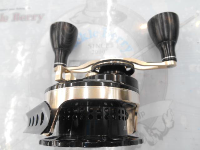 カセ筏師 THEイカダスペシャル 65大チヌ WB(右) ブラック/ゴールド