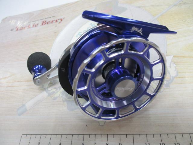 カセ筏師 チヌリミテッドラガー 65 DB(右)