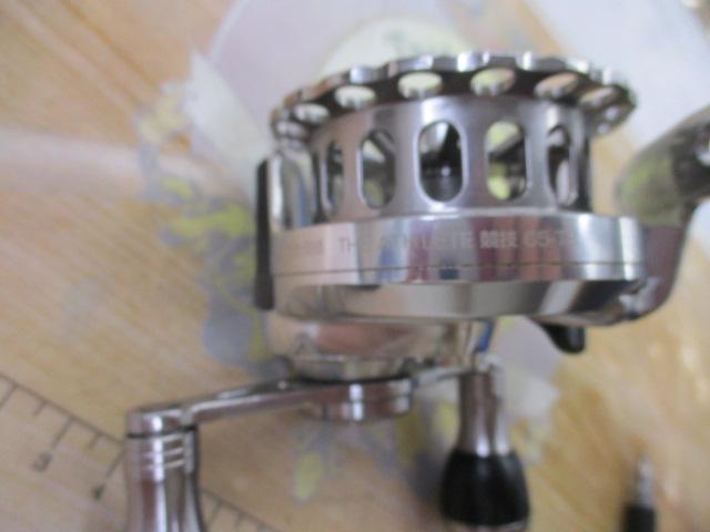 カセ筏師 THEアスリート競技 65W-TS(左) チタン/シルバー